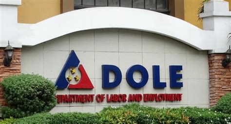 DOLE: 25K Filipino workers in POGOs could be affected by closure.